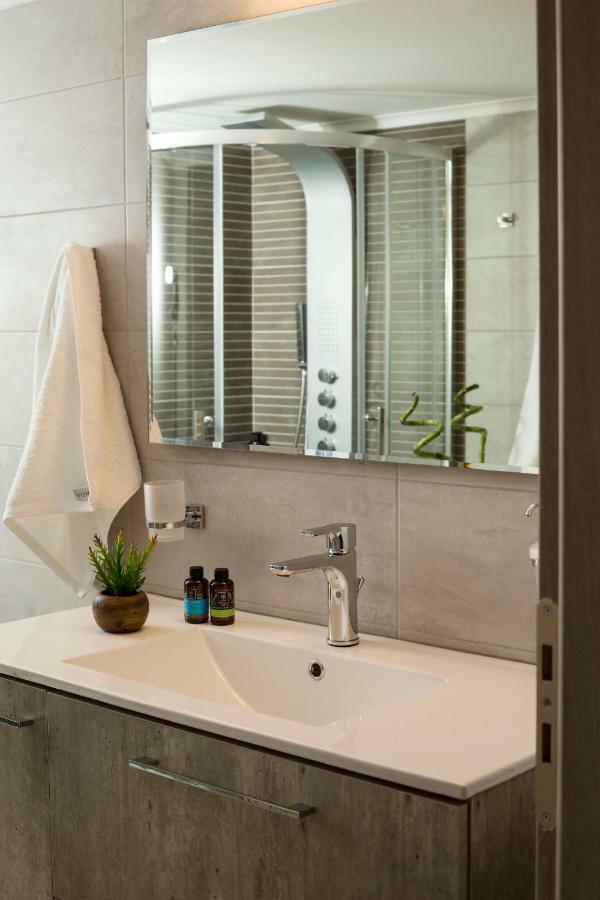 Evangelie Luxury Residence Kíssamos Exteriör bild